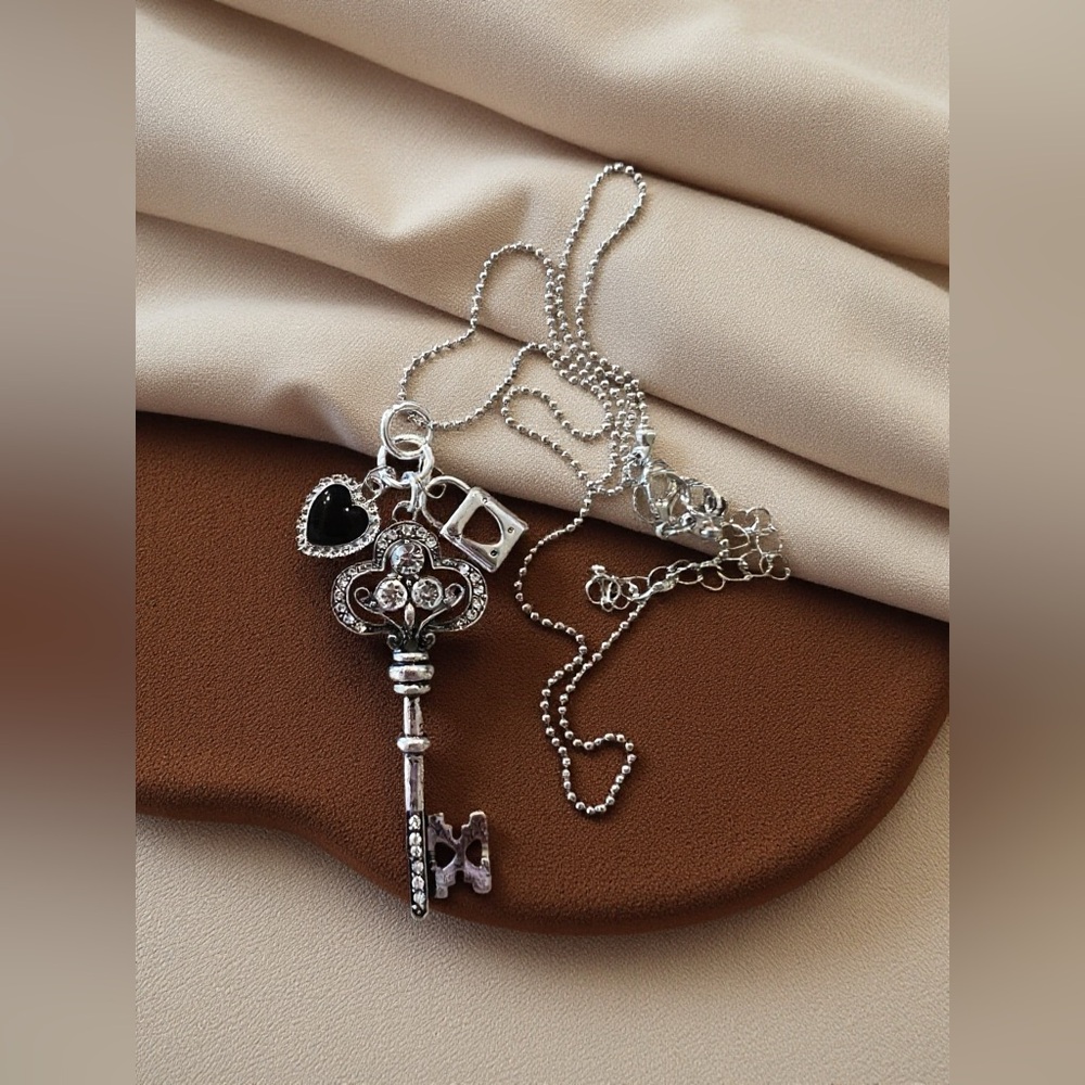 Gorgeous Black and Silver Toned Heart Lock and Key Pendant Necklace - Picture 6 of 17
